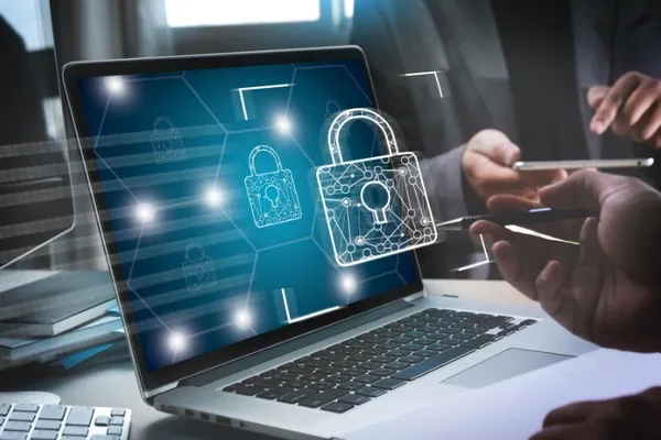 Hình ảnh minh họa việc thu thập dữ liệu an toàn trên qq8